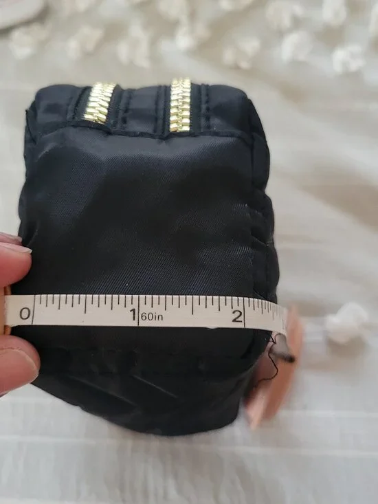 Primark | Chevron quilted double-zip makeup bag | Black/Gold | OS - Picture 7 of 10